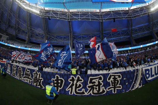 据统计，曼城过去6个赛季均能够从16强淘汰赛中晋级，值得一提的是，上一支在16强阶段被淘汰的卫冕冠军还是2019/20赛季的利物浦，后者总比分2-4被马竞淘汰。